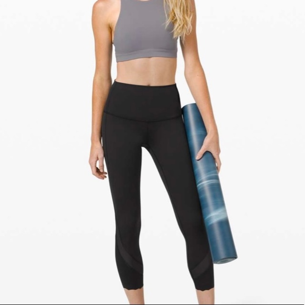 Lululemon Wunder Under HR Crop 23” Scallop in Black, Size 4
